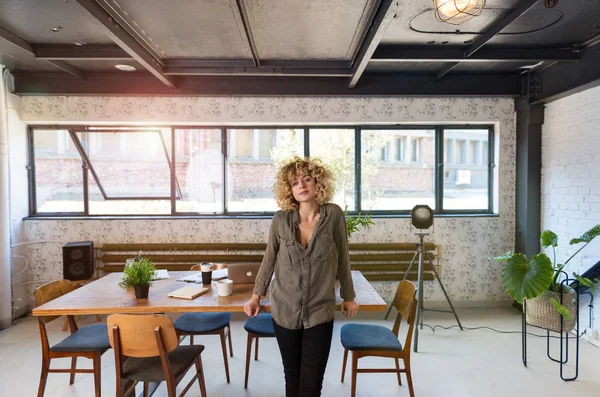 Portrait Confident Creative Businesswoman Office — Stock Photo, Image