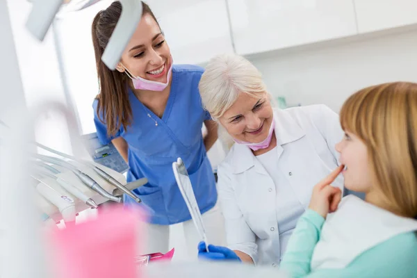 Young Girl Have Checkup Dentist — Stock Photo, Image