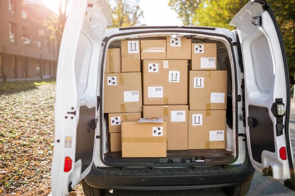 Furgoneta Mensajería Llena Paquetes Cajas — Foto de Stock