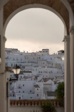Vejer De La Frontera, İspanya - beyaz binalar şehrin 