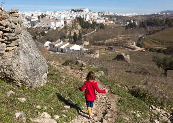 Junges Mädchen Erkundet Ronda Spanien — Stockfoto