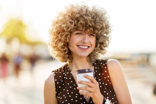 Portrait Young Woman Curly Hair — Stock Photo, Image