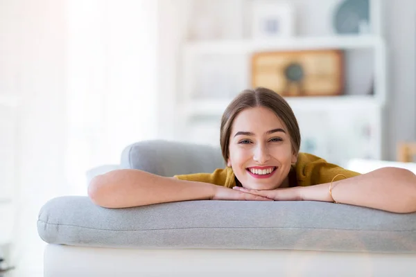 Portrait Woman Relaxing Home — Stock Photo, Image