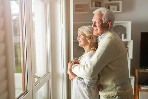 Feliz Pareja Ancianos Casa — Foto de Stock