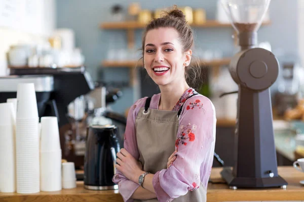 Frau Arbeitet Café — Stockfoto