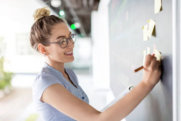 Portrait Confident Creative Businesswoman Office — Stock Photo, Image