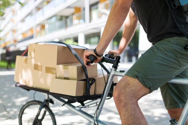 Bicycle Messenger Making Delivery Cargo Bike — Stock Photo, Image