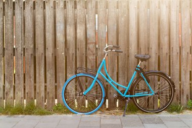 Sokakta Vintage bisiklet, Hollanda, Avrupa