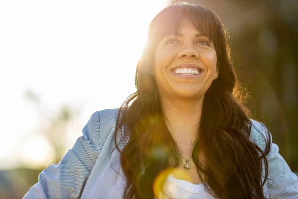 Attractive Young Woman Smiling City — Stock Photo, Image