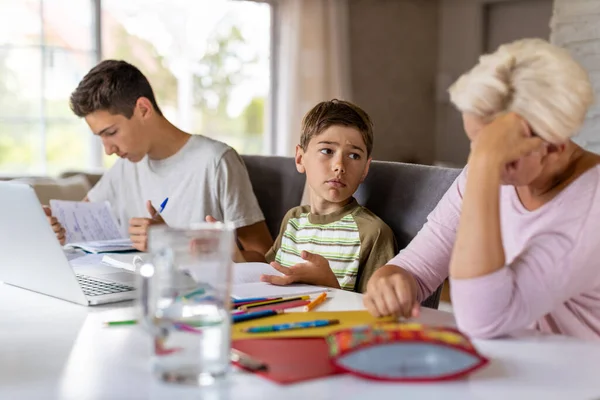 Frustrato Madre Figlio Oltre Compiti — Foto Stock