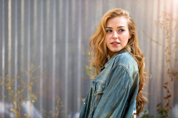 Portrait Attractive Young Woman Outdoors — Stock Photo, Image