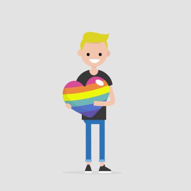 LGBTQ kalp kavramı. Genç gülümseyen bir büyük gökkuşağı kalp tutan karakter. Aşk Bildirgesi. Düz düzenlenebilir vektör çizim, küçük resim
