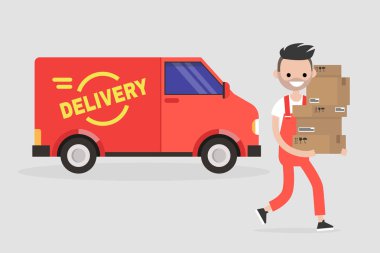 Teslimat hizmeti. Parsel yığını tutan genç gülümseyen kurye