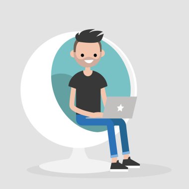 Bin yıllık karakter bir küre sandalyede oturuyor ve bir dizüstü bilgisayar tutarak. Ofis iç. Yöneticisi iş başında. Düz düzenlenebilir vektör çizim, küçük resim