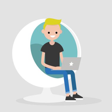 Bin yıllık karakter bir küre sandalyede oturuyor ve bir dizüstü bilgisayar tutarak. Ofis iç. Yöneticisi iş başında. Düz düzenlenebilir vektör çizim, küçük resim