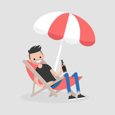 Genç bir şezlong plaj şemsiyesi altında oturan ve bira içme karakter. Tatil. Yaz. Hafta sonu. Açık. Düz düzenlenebilir vektör çizim, küçük resim