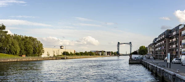 Willebroek, Belgium - May 27, 2019:  Panoramic view of the iron drawbridge over the Brussels-Scheldt canal in Willebroek — Stok fotoğraf