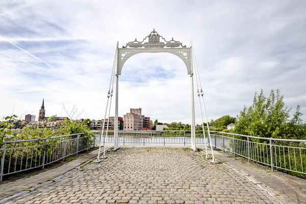 Кляйн-Виллебрук, Бельгия - 22 мая 2019 года - Воссоздание моста Ван Эншодт через реку Рупель — стоковое фото