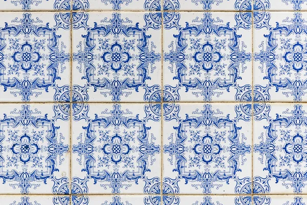 Nazare, Portugal - 17 de julio de 2019: Azulejos, también conocidos como azulejos — Foto de Stock