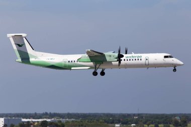 Borispol, Ukrayna - 26 Mayıs 2018: Borispol Havalimanı piste iniş Ln-Wdj Widere De Havilland Kanada Dhc-8-400 uçak. Yalnızca içerik kullanımı
