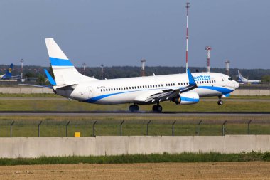 Borispol, Ukrayna - 26 Mayıs 2018: Sp-Esb girin hava Boeing 737-800 uçağı Borispol Havalimanı piste iniş. Yalnızca içerik kullanımı