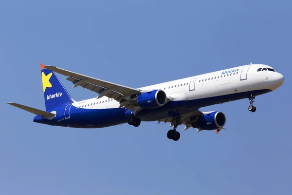 Borispol Ukraina Maja 2018 Your Cri Charków Airlines Airbus A321 — Zdjęcie stockowe