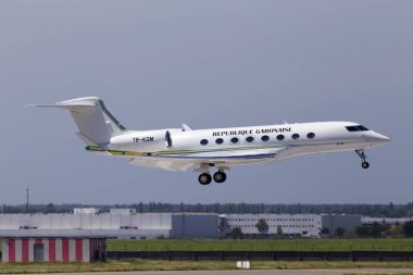 Borispol, Ukrayna - 26 Mayıs 2018: Tr-Kgm Cumhuriyeti Gabon Gulfstream Aerospace G650-Er uçak piste iniş