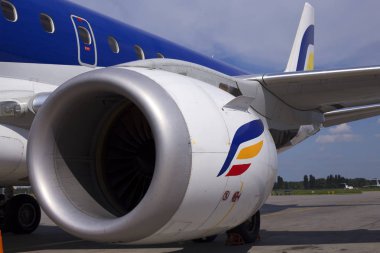 Borispol, Ukrayna - 01 Ağustos 2018: Modern yolcu jet uçak motorunun