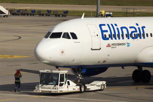 Borispol Ukraine October 2018 Pushback Ellinair Airbus A320 200 Aircraft — Stock Photo, Image