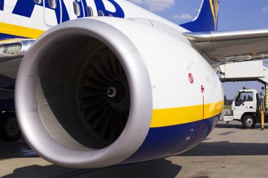 Borispol, Ukrayna - 03 Eylül 2018: Modern yolcu jet uçak motorunun