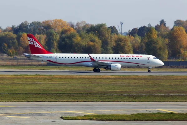 Borispol Ukraina Październik 2018 Samolot Mgt Airzena Georgian Airways Embraer — Zdjęcie stockowe