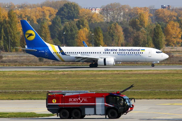 Borispol Ucrânia Outubro 2018 Psq Ukraine International Airlines Boeing 737 — Fotografia de Stock