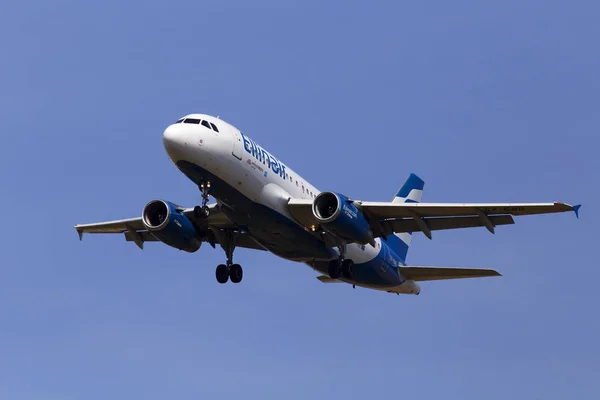 ボリスポリ ウクライナ 2019 青空の背景にSx EmbエリネアエアバスA319 133航空機 — ストック写真