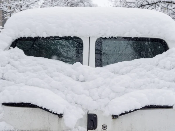 Nieve Los Coches Después Las Nevadas Escena Urbana Invernal Ventana — Foto de Stock