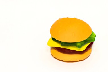 Beyaz arka planda jöleli hamburger. izole.