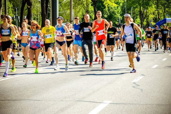 Ucrânia Vinnitsa Junho 2019 Khmelnitsky Highway Marathon Corrida Pessoas Competindo — Fotografia de Stock