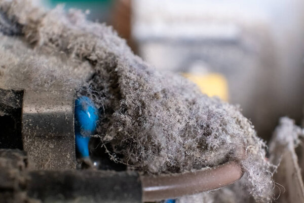 There is a lot of dust on the computer part. Cleaning the PC.