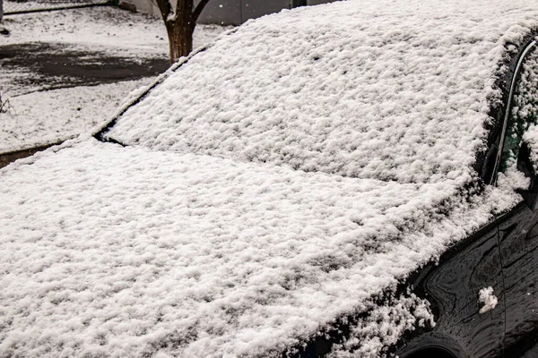 Svart Bil Täckt Med Snö Vintersnöstormen Extremt Snöfall — Stockfoto