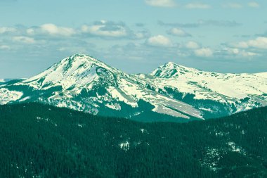 Ukrayna ve Romen Karpatların kış manzaraları, Mavi Gök ile Kar Dağı