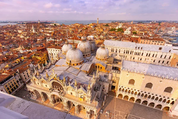 Puesta Sol Catedral San Marcos Paisaje Urbano Veneciano Venecia Italia — Foto de Stock