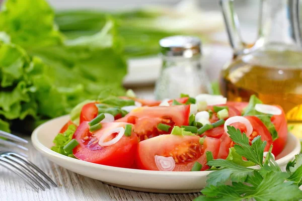 Tomates Salada Fresca Cebolinha Prato Comida Vegan — Fotografia de Stock