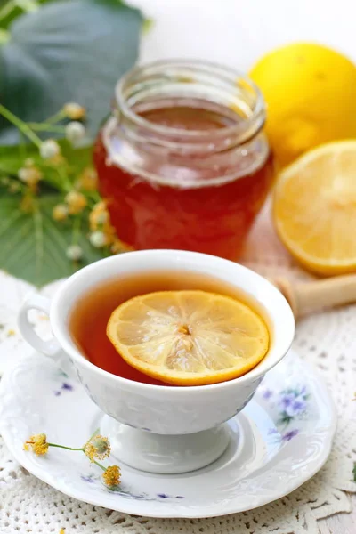 Bylinný Čaj Lipové Květy Medem Citronem — Stock fotografie