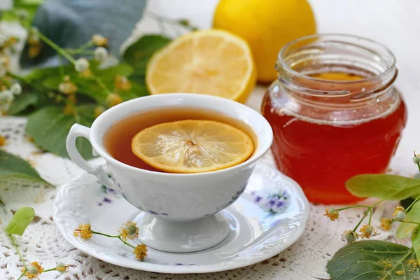 Taza Hierbas Con Flores Tilo Miel Limón — Foto de Stock