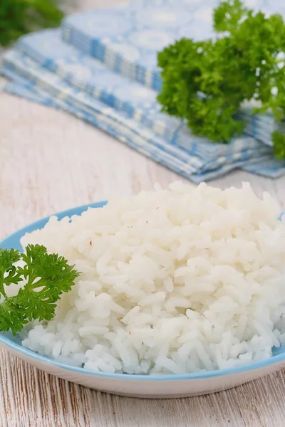 Gekochtes Eis Mit Grünzeug Als Garnitur — Stockfoto