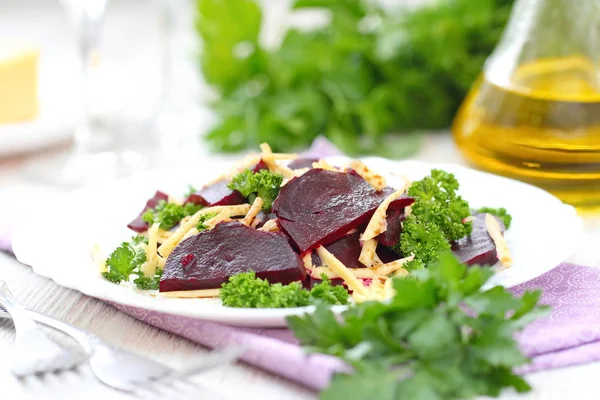 Salade Avec Betterave Fromage Légumes Frais Servis Huile Sorcière Vinaigre — Photo