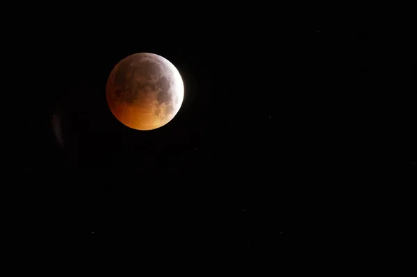 美丽的红色满月日食2019年1月在瑞士 图库图片