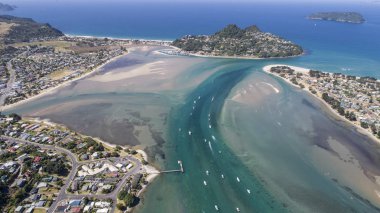 mavi nehir Kopu adlı uçağı tarafından trafik kavaşağında deniz girer