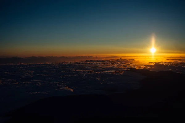 スペイン カナリア島のテネリフェ島で日の出のテイデ火山 — ストック写真