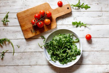 Taze salata domates ve rucola