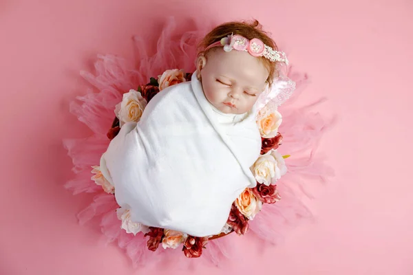 Baby fotos de stock, imágenes de Baby reborn sin royalties | Depositphotos